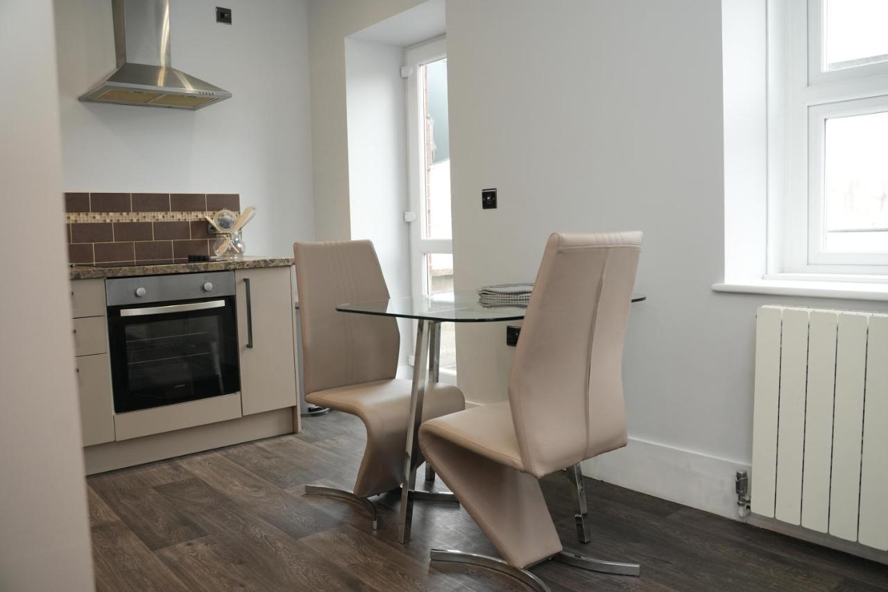 Charming 1-Bed & Balcony Flat In Merthyr Tydfil Apartment Exterior photo